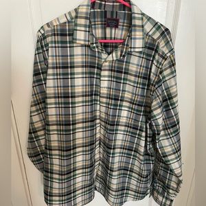 UNTUCKit Spring button